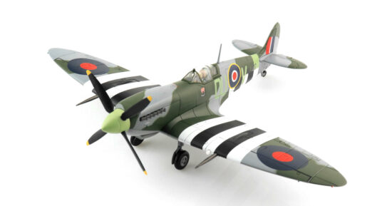 Front port side view of the 1/48 scale diecast model of the Supermarine Spitfire Mk.IXe serial number ML407. Flown by Fg Off Johnnie Houlton No. 485 Squadron, RNAF, France, September 1944 - HA8326