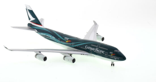 Front starboard side view of the 1/200 scale diecast model of the Boeing 747-400, registration B-HOY in Cathay Pacific's "Asia's World City" livery, circa the 2000s - WB-747-4-058