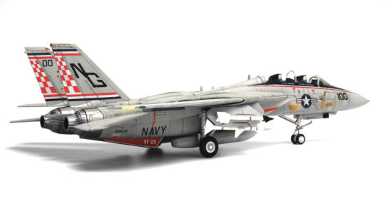 Starboard rear view with wings swept of the 1/72 scale diecast model of the Grumman F-14A Tomcat, tail code NG/100 of VF-211 "Fighting Checkmates", US Navy - CA721417