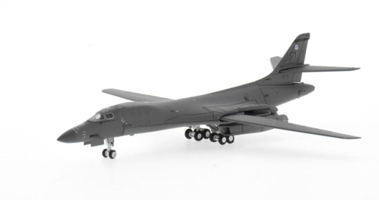 Front port side view with wings spread of the 1/400 scale diecast model Rockwell B-1B Lancer, serial number 86-0140 of the 345th Bomb Squadron, United States Air Force - GMUSA125