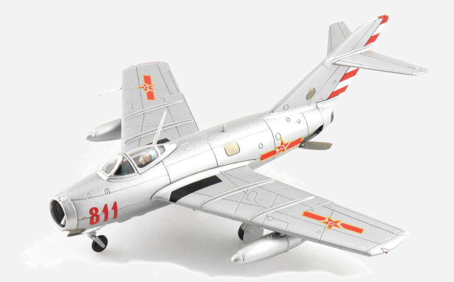 Front port side view of the 1/72 scale diecast model of the Mikoyan-Gurevich MiG-15bis "Red 811", Lt Monakhov, Chizh 1st Sqn, 72nd GvIAP, VVS.