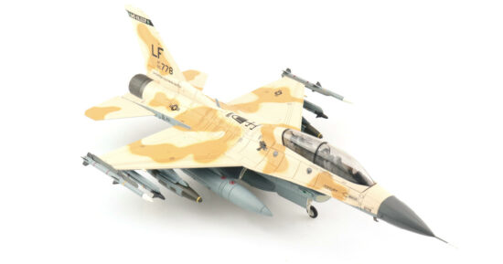 Front starboard side view of the 1/72 scale diecast model Lockheed F-16D Block 42H, s/n 90-0778 "MiG-25 Killer". Of the 310th Fighter Squadron "Top Hats", United States Air Force in a desert brown colour scheme - Hobby Master HA38012