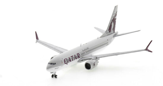 Front port side view of the 1/400 scale diecast model of the Boeing 737-8 MAX registration A7-BSC in Qatar Airways livery - Gemini Jets GJQTR2210