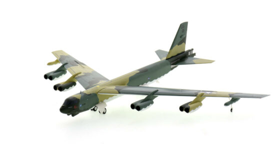 Front port side view of the 1/200 scale diecast model of the Boeing B-52G Stratofortress, s/n 58-0185, named "El Lobo II", 596th Bombardment Squadron "Excalibur", United States Air Force, "Operation Secret Squirrel", January 1991 - Herpa Wings HE572767