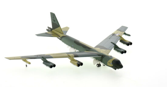 Front starboard side view of the 1/200 scale diecast model of the Boeing B-52G Stratofortress, s/n 58-0185, named "El Lobo II", 596th Bombardment Squadron "Excalibur", United States Air Force, "Operation Secret Squirrel", January 1991 - Herpa Wings HE572767