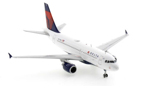 Front starboard side view of the 1/200 scale diecast model Airbus A319-100, registration N371NB in Delta Air Lines livery - Gemini Jets G2DAL1108
