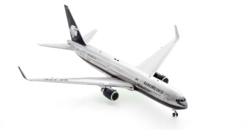 Front starboard side view of the 1/200 scale diecast model of the Boeing 767-300ER registration XA-APB in AeroMexico livery, circa 2014 - Inflight200 IF763AM1123P