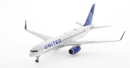 Front port side view of the 1/200 scale diecast model of the Boeing 757-200 (WL) registration N58101 in United Airlines livery - NG Models 42007
