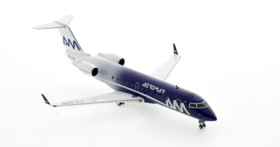 Front starboard side Top view of the 1/200 scale diecast model of the Bombardier CRJ200ER, registration XA-UTF, in Aeromar livery - NG Models 52057 