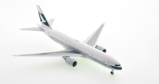 Front starboard side view of the 1/200 scale diecast model of the Boeing 777-200, registration B-HND in Cathay Pacific livery - White Box Models WB-777-2-006